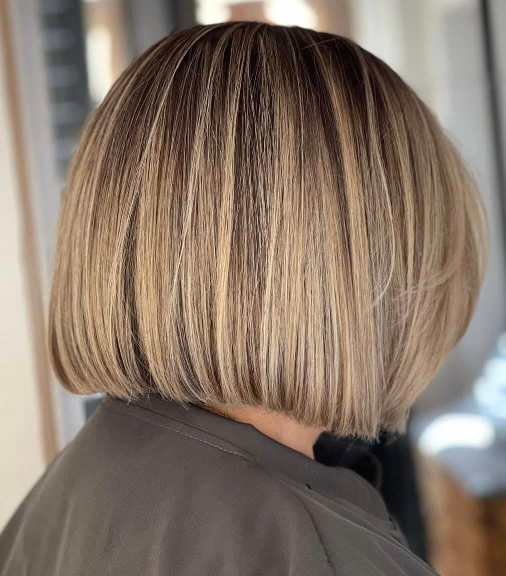 Coupe courte femme elegante