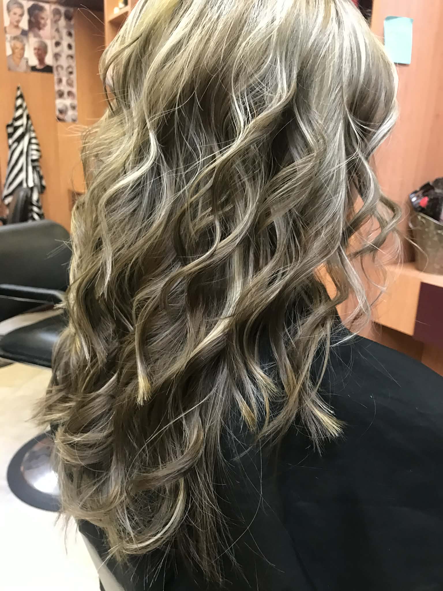 Ondulations brun cendré